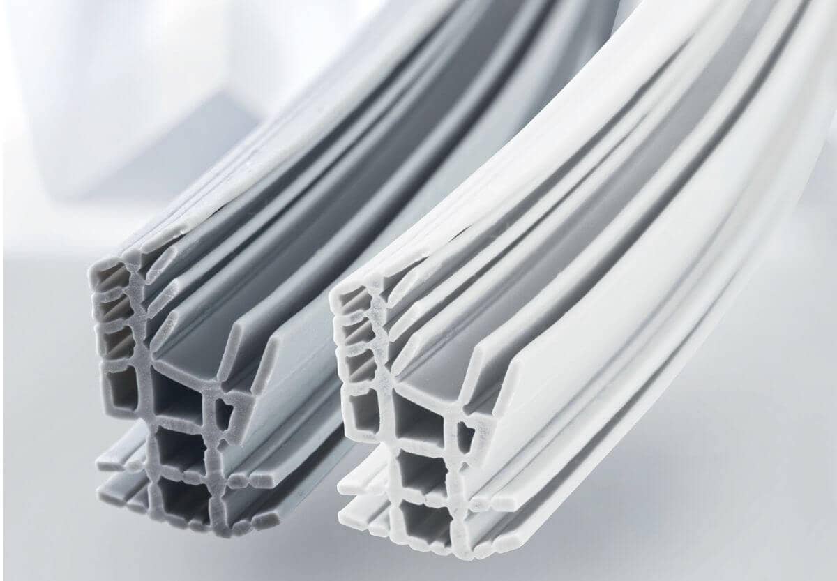 Ellen Universaldichtung UNIVERSEAL 5 für Türzargen aus Metall, 5 Meter, Weiß